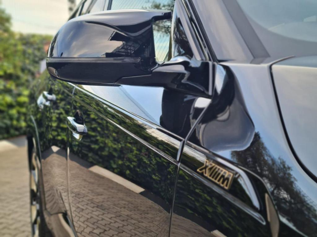 2023 BMW XM - Black Sapphire Metallic (M Performance)