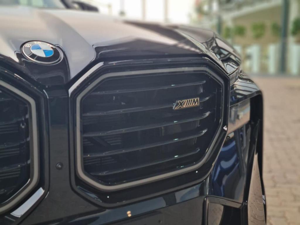 2023 BMW XM - Black Sapphire Metallic (M Performance)