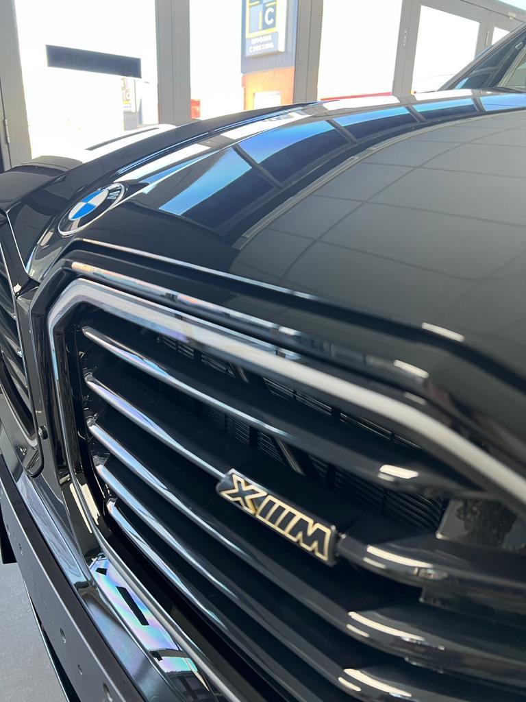 2023 BMW XM - Black Sapphire Metallic (M Performance)