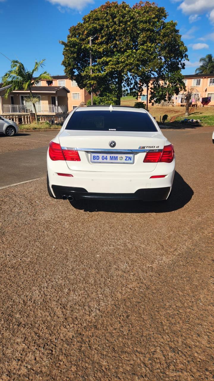 BMW 750d xDrive M Sport – Alpine White