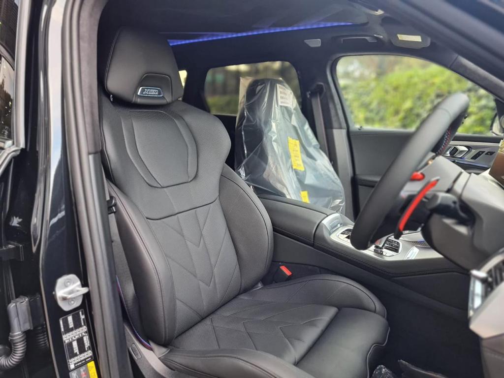 2023 BMW XM - Black Sapphire Metallic (M Performance)