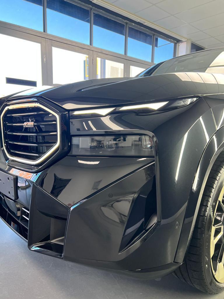 2023 BMW XM - Black Sapphire Metallic (M Performance)